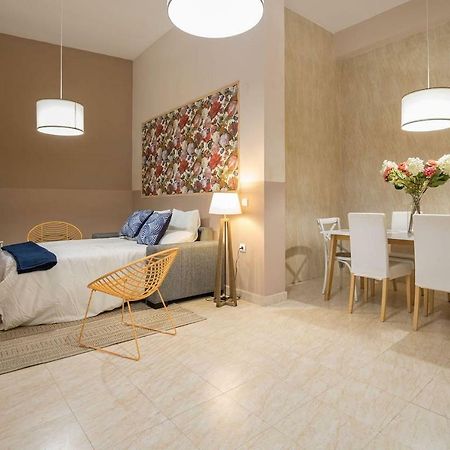 Abades Cathedral Oasis Apartment Севиля Екстериор снимка